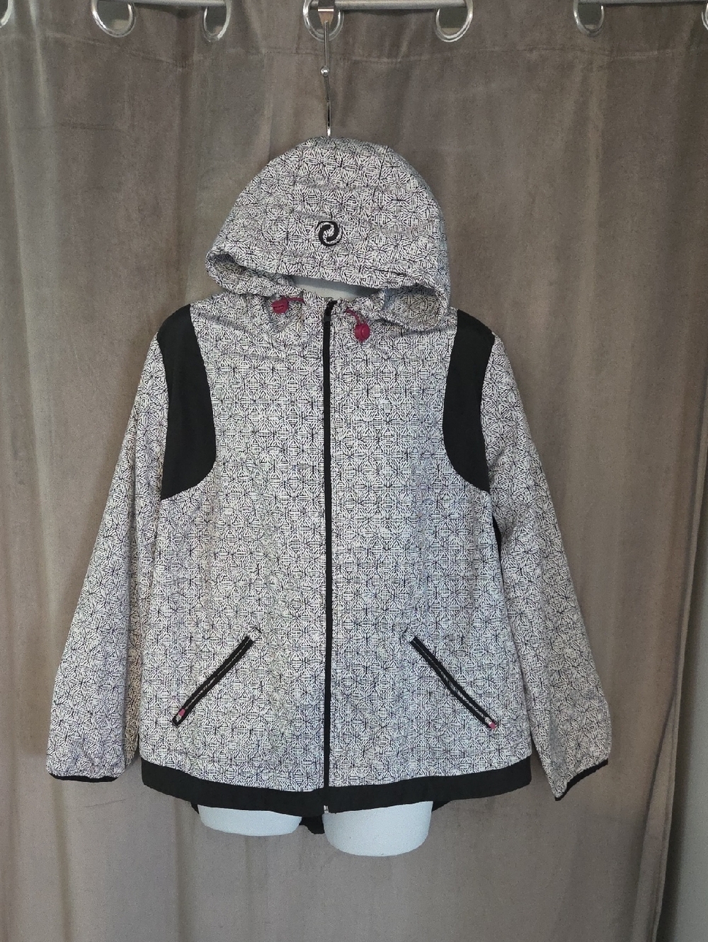1x Active Zone Hooded Utility Jacket in White and Black Print